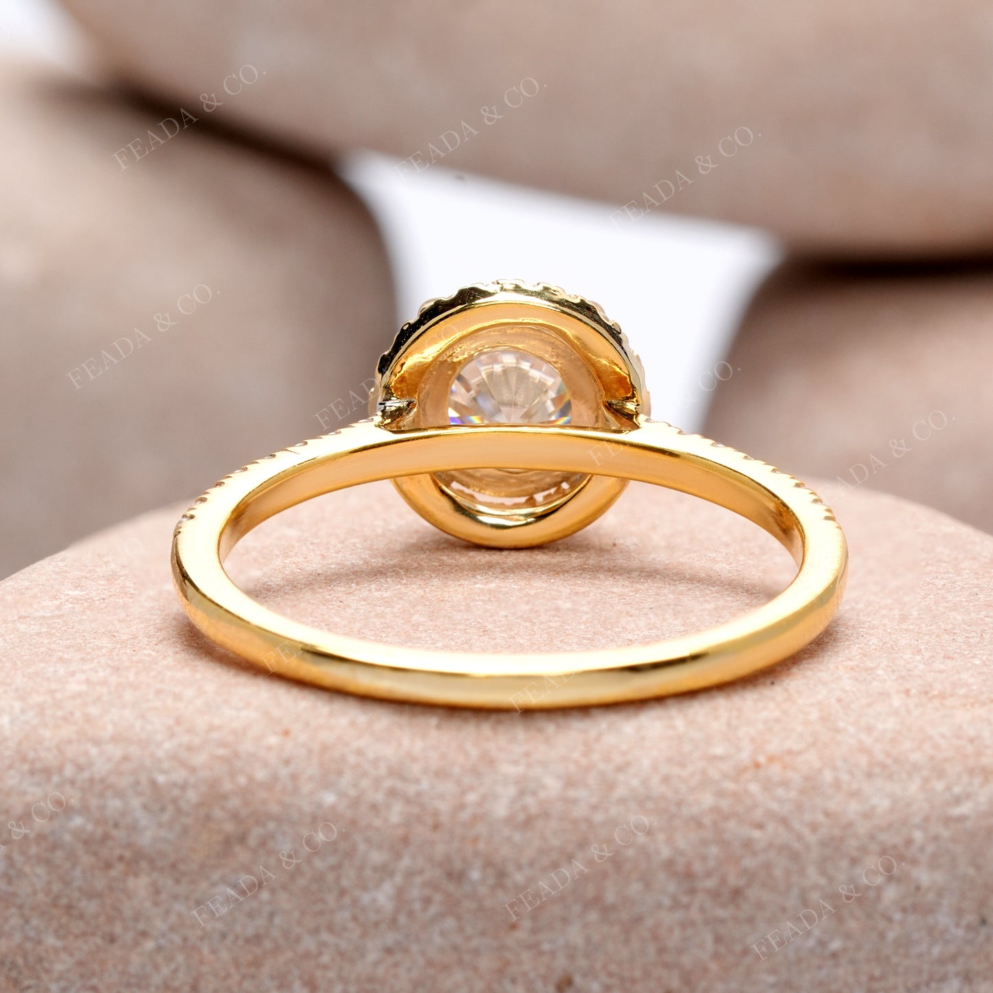 Round Cut Colorless Engagement Ring