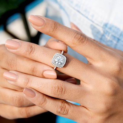 Round Cut Colorless Engagement Ring