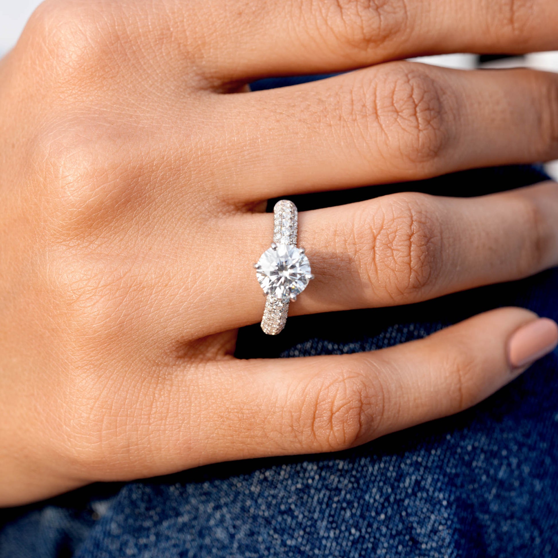 Round Cut Colorless Engagement Ring