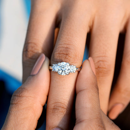 Round Cut Colorless Engagement Ring