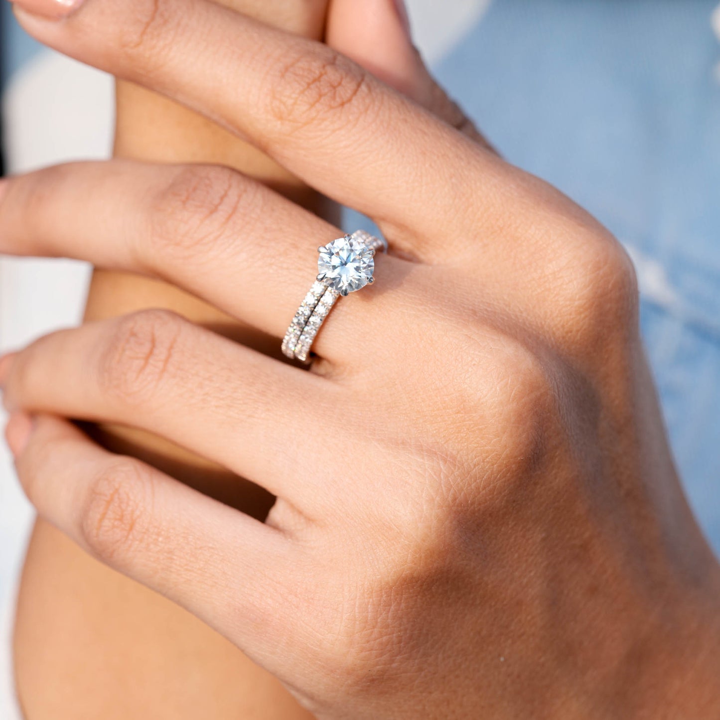 Round Cut Colorless Engagement Ring