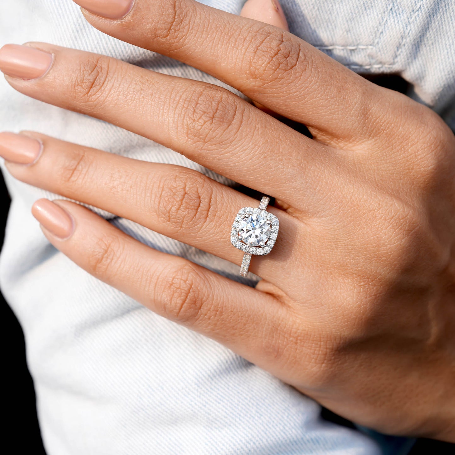 Round Cut Colorless Engagement Ring