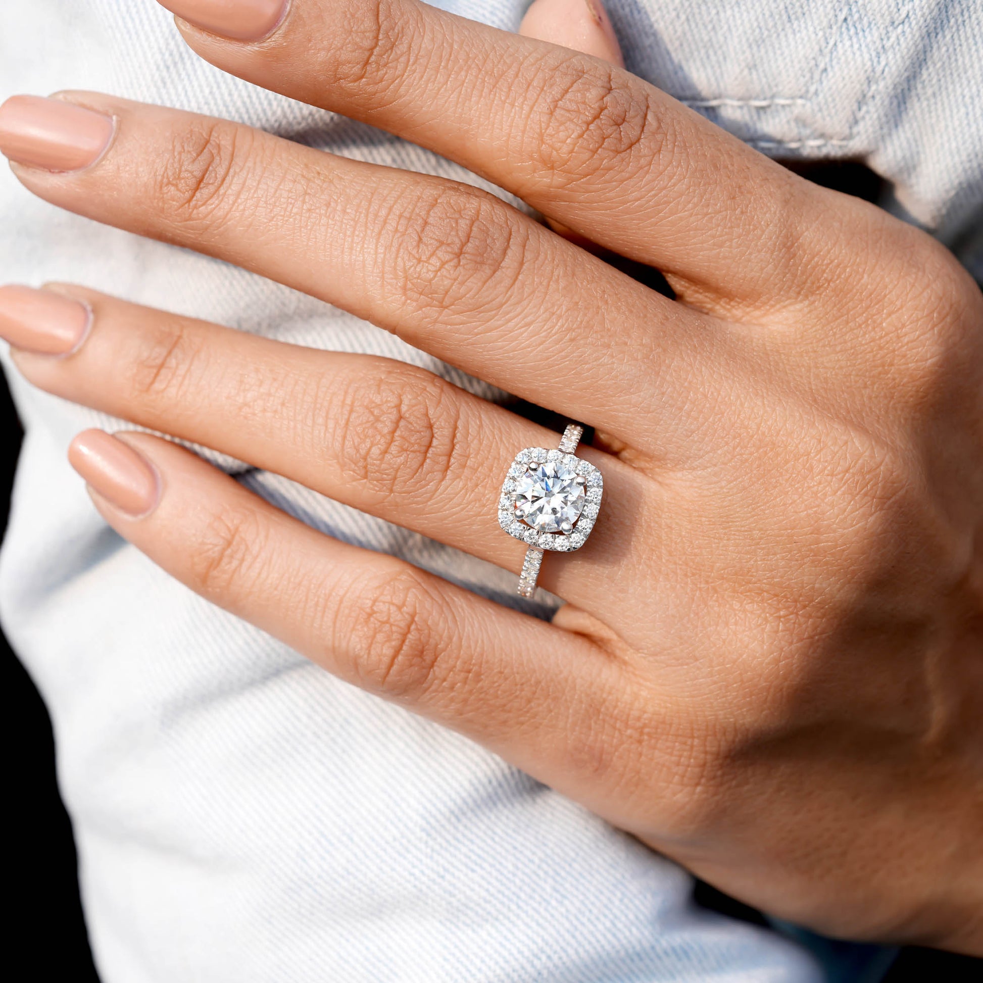 Round Cut Colorless Engagement Ring