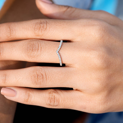 Round Cut Colorles Engagement Ring