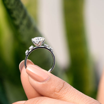 Round Cut Colorless Engagement Ring