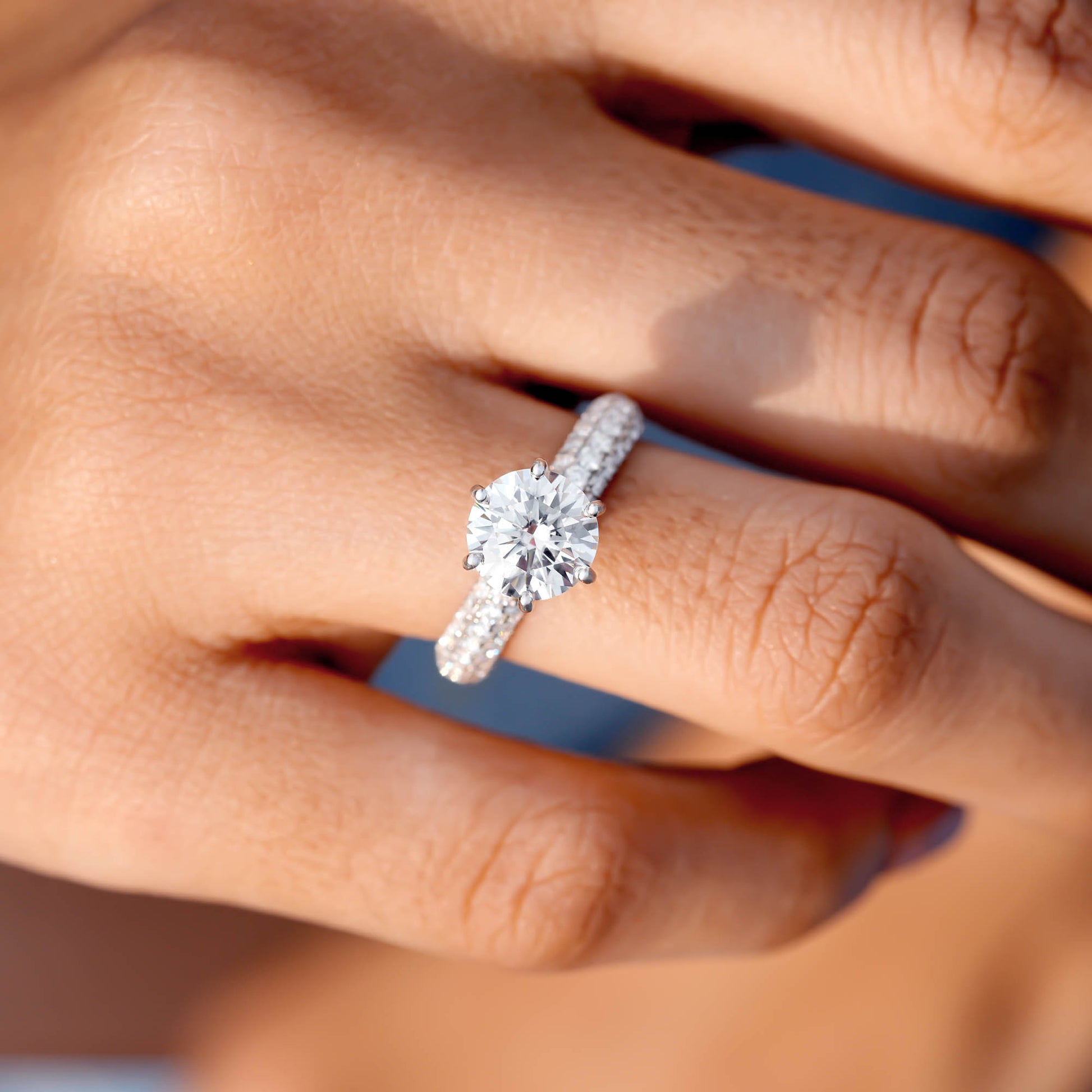 Round Cut Colorless Engagement Ring