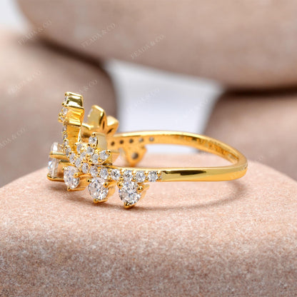 Round Cut Colorless Engagement Ring