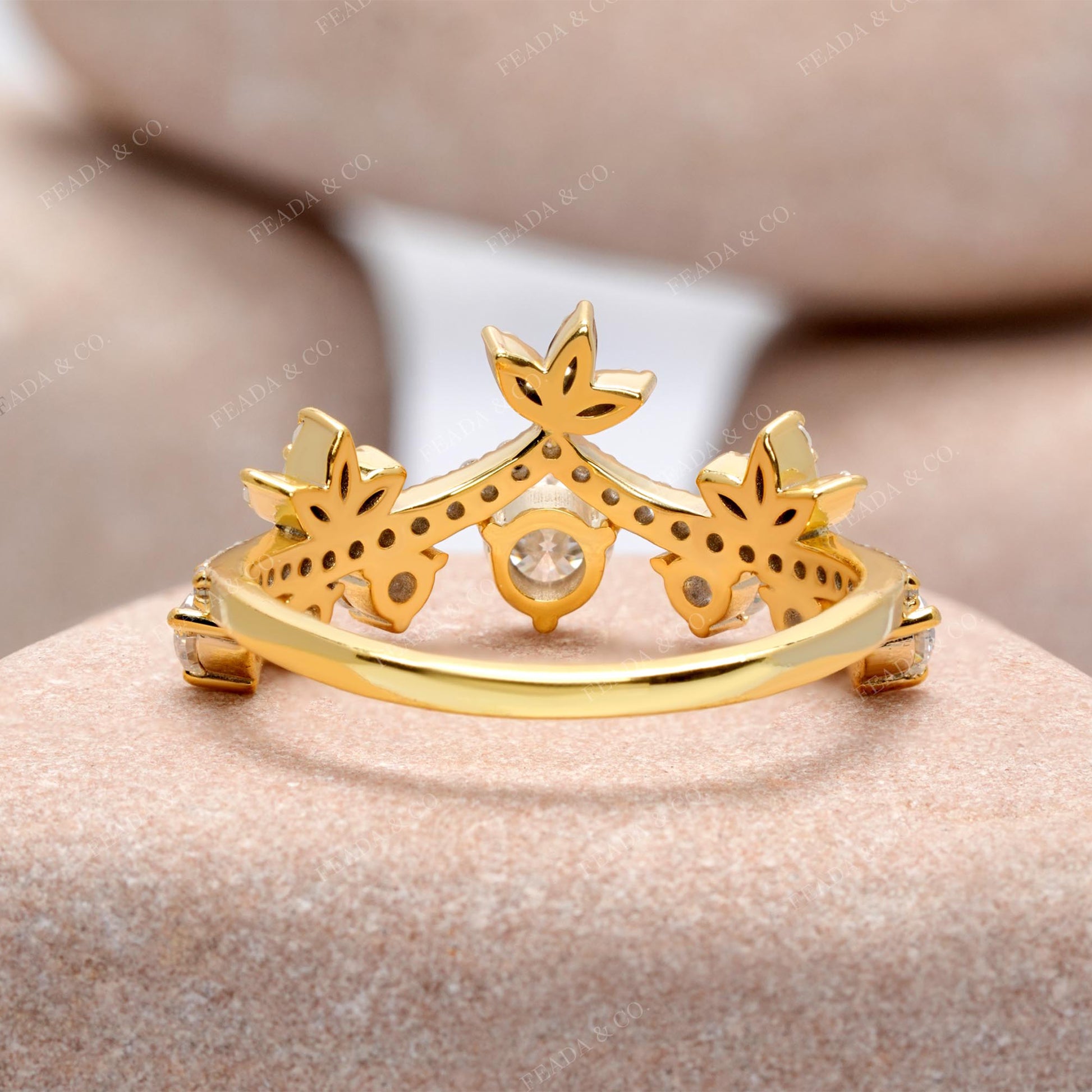 Round Cut Colorless Engagement Ring